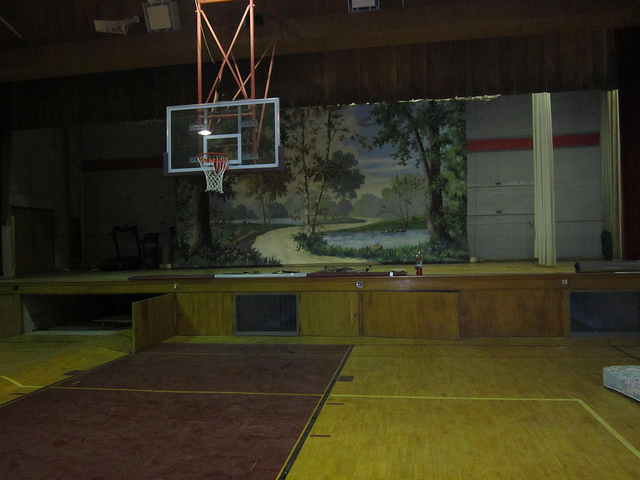 Large school building on 4 acres with 2 Gyms in Clarkfield, Minnesota. $109,000