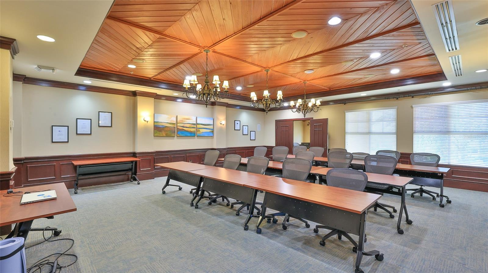 Palm Coast Office Building For Sale - 26,000 Sq Ft $4,700,000