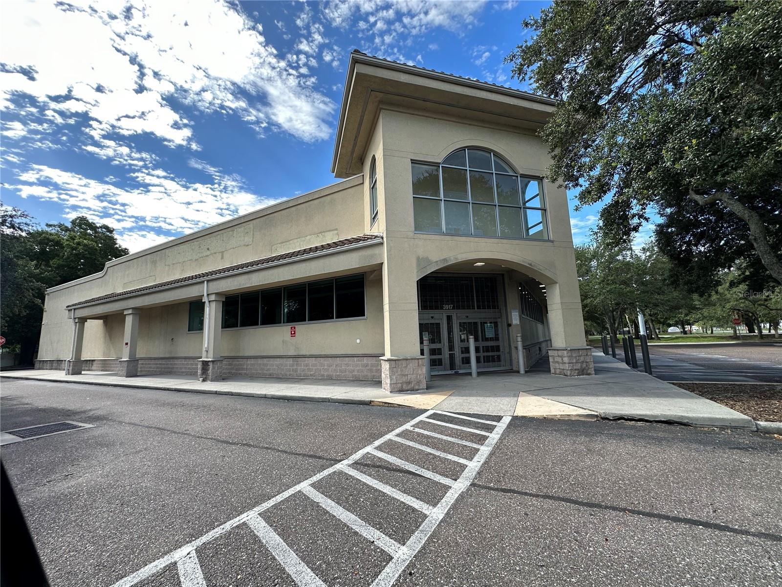 Large Commercial Storefront in Tampa, Florida - perfect for Church, School or Daycare - $5,250,000
