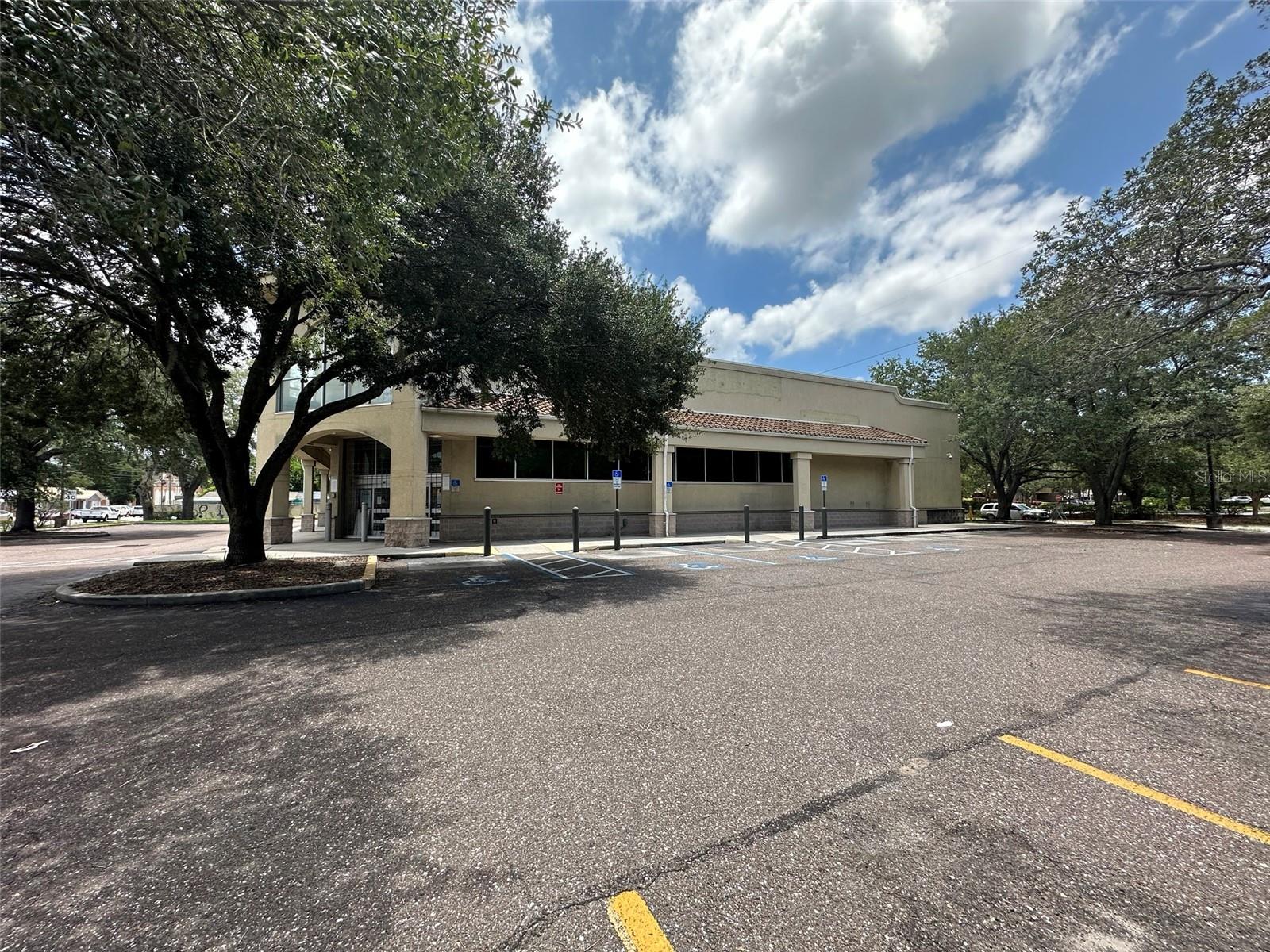 Large Commercial Storefront in Tampa, Florida - perfect for Church, School or Daycare - $5,250,000