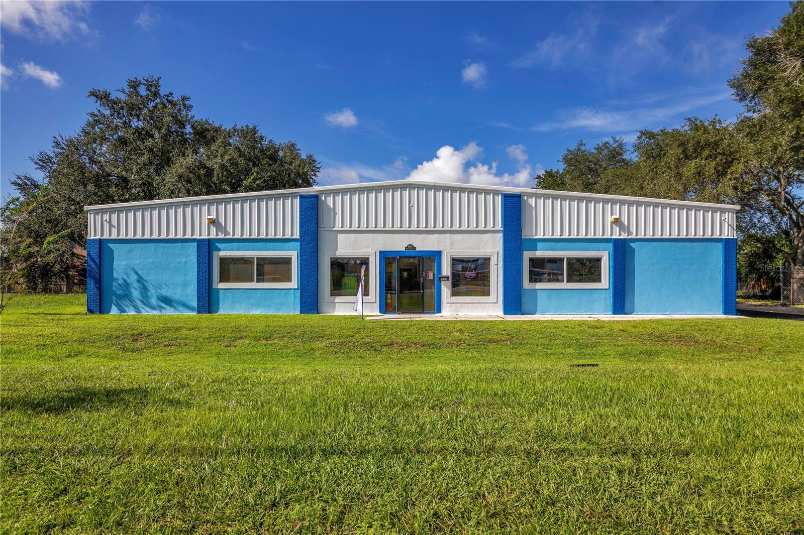 Large Commercial Building For Sale in Apopka, FL - Great for a School or Daycare $2,600,000
