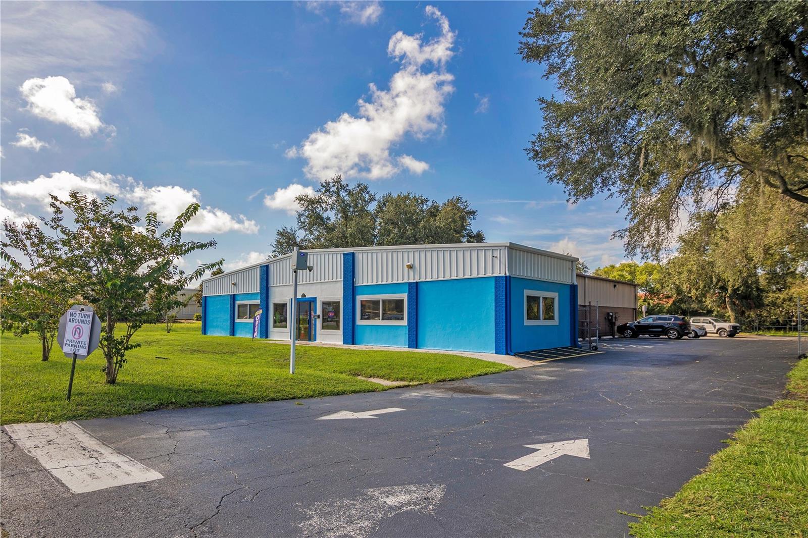 Large Commercial Building For Sale in Apopka, FL - Great for a School or Daycare $2,600,000