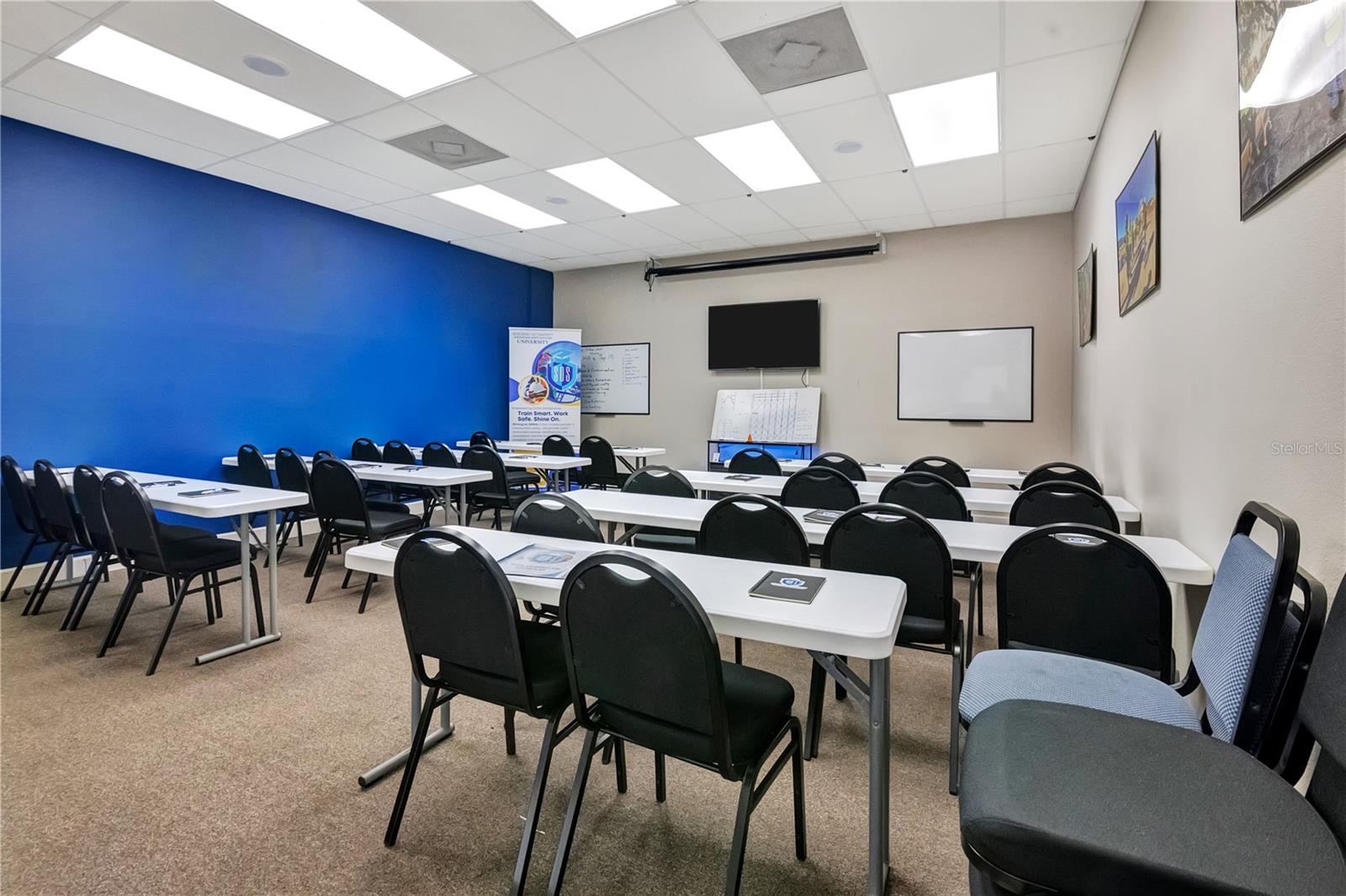 Large Commercial Building For Sale in Apopka, FL - Great for a School or Daycare $2,600,000