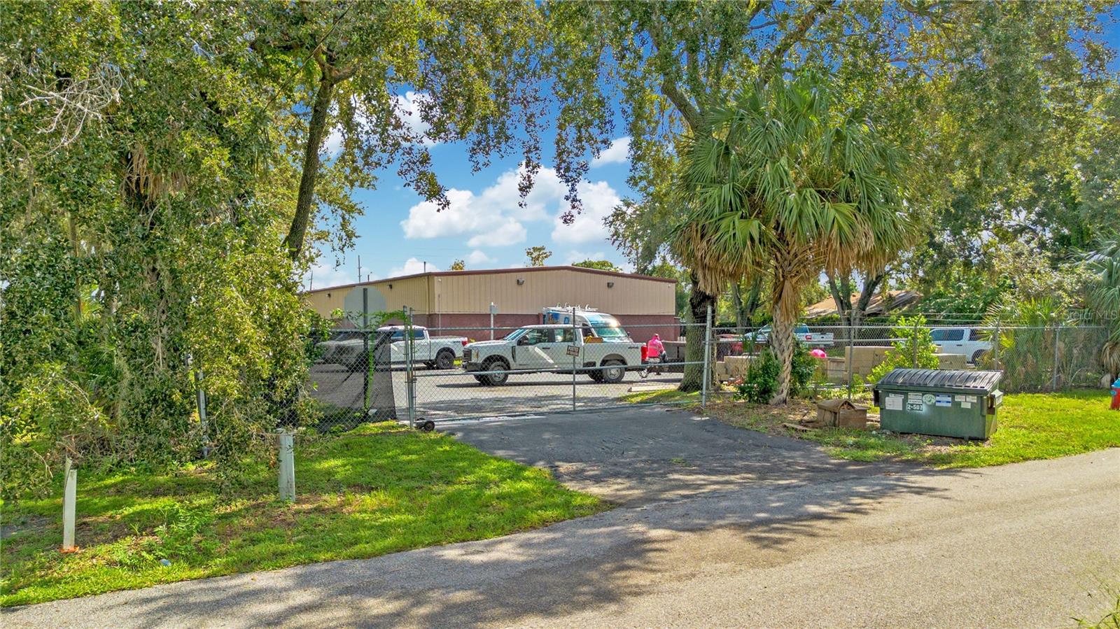 Large Commercial Building For Sale in Apopka, FL - Great for a School or Daycare $2,600,000