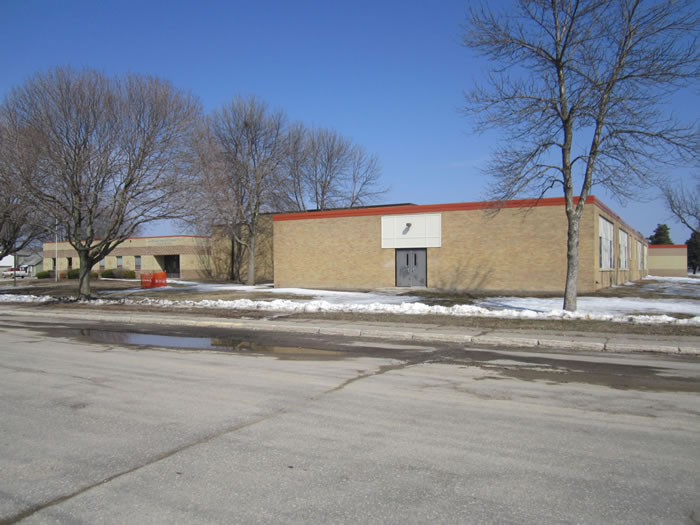 Big School Building In Minnesota For Sale $139,000